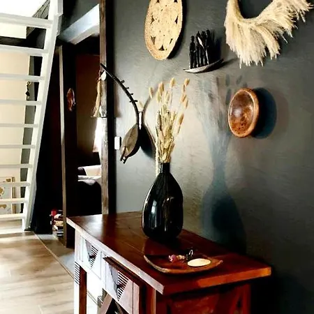 By Anne Apartment